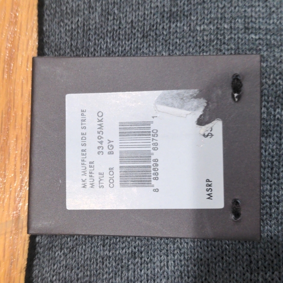 Michael Kors Side Stripe Scarf Muffler - Picture 3 of 4